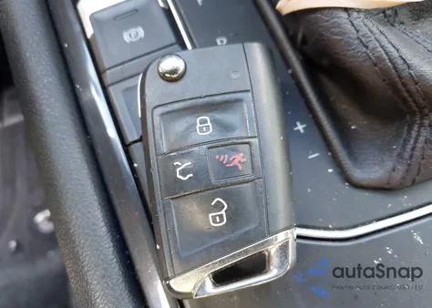 2020 Volkswagen Tiguan 2.0T Se/2.0T Se R-Line Black/2.0T Sel from USA, damaged, VIN 3VV3B7AX8LM056668